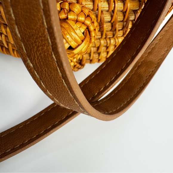 STRAW STUDIOS Round Rattan Crossbody Bag Brown Woven Ata Grass Loop Closure - Picture 9 of 12